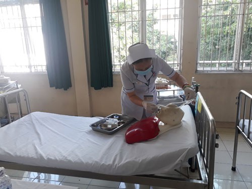 Thi điều dưỡng viên giỏi