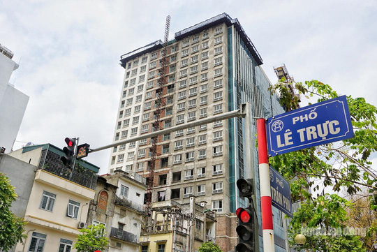 Chủ đầu tư 8B Lê Trực "cùn", do đâu?