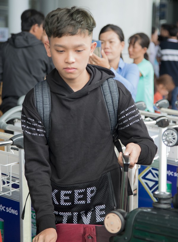Phi Nhung đưa con nu&ocirc;i Hồ Văn Cường đi Mỹ lưu diễn - Ảnh 2.