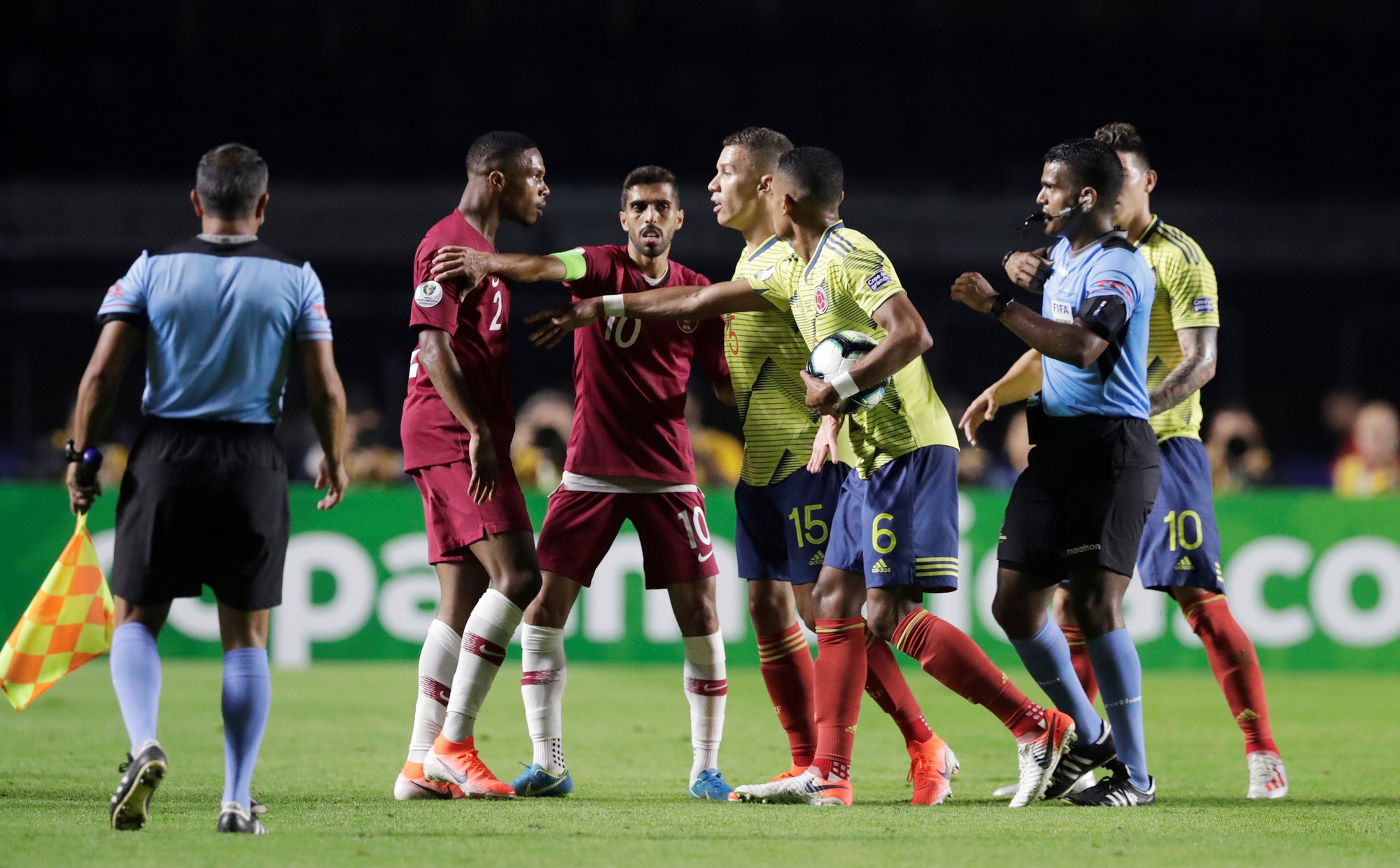 Chật vật hạ Qatar, Colombia đoạt vé tứ kết Copa America - Ảnh 5.