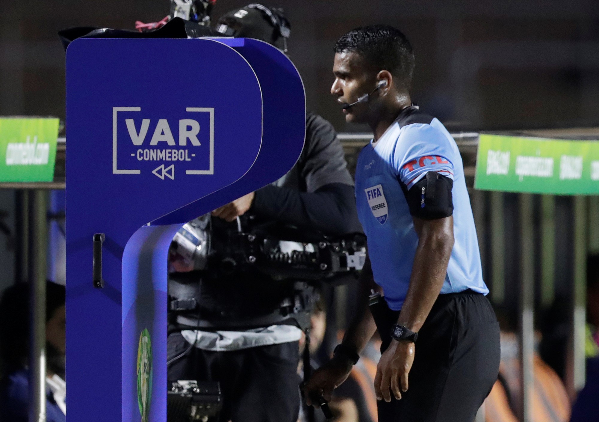 Chật vật hạ Qatar, Colombia đoạt vé tứ kết Copa America - Ảnh 4.