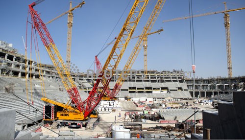 Platini, Blatter và nghi vấn phiếu bầu World Cup 2022: Qatar - mặt trái của thiên đường bóng đá
