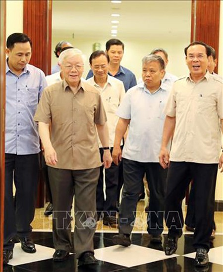 Những h&igrave;nh ảnh Tổng B&iacute; thư, Chủ tịch nước tại cuộc họp Bộ Ch&iacute;nh trị - Ảnh 4.