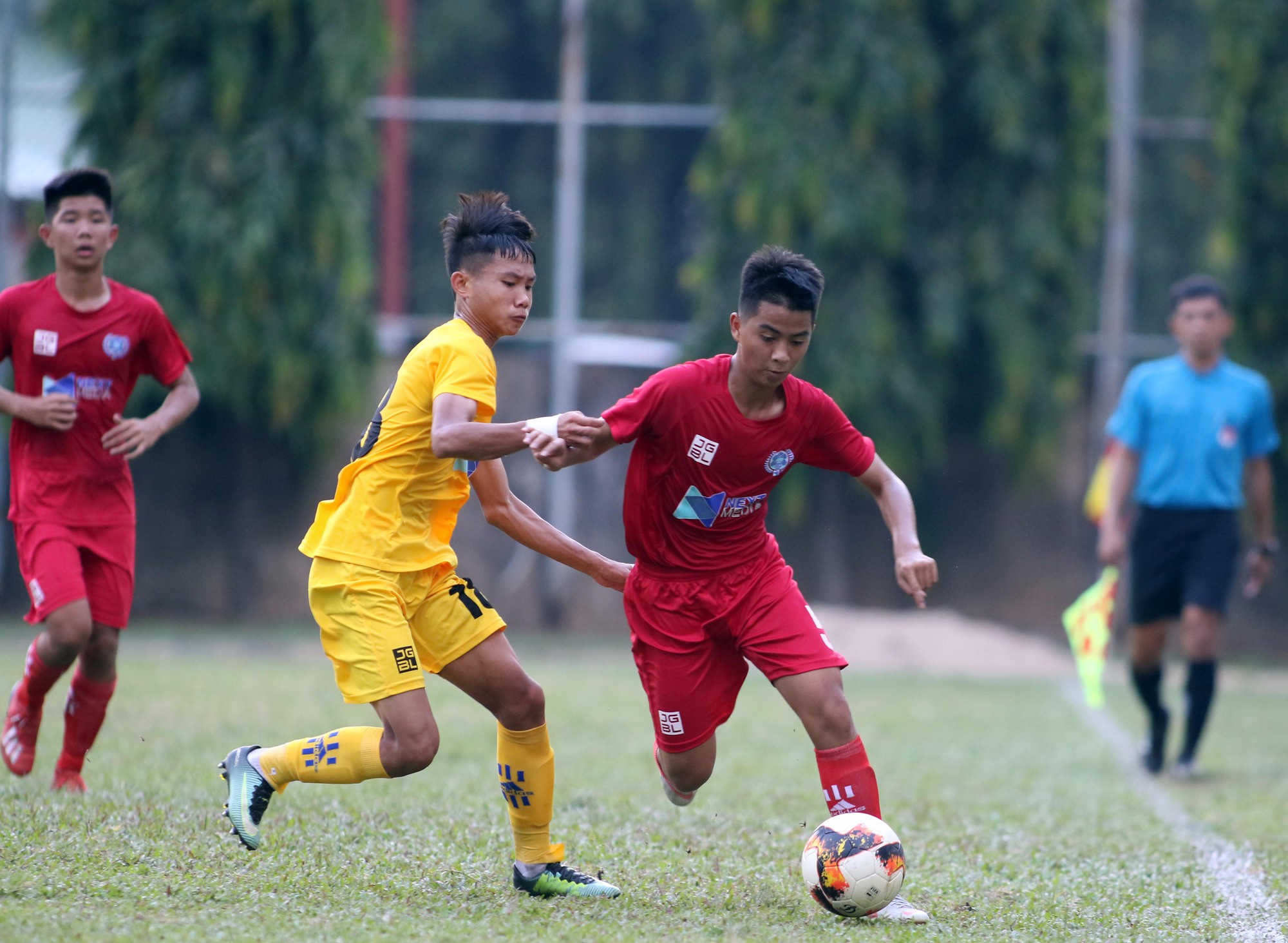 "Ngọc thô" của Văn Quyến loại lứa đàn em Công Phượng khỏi giải U15