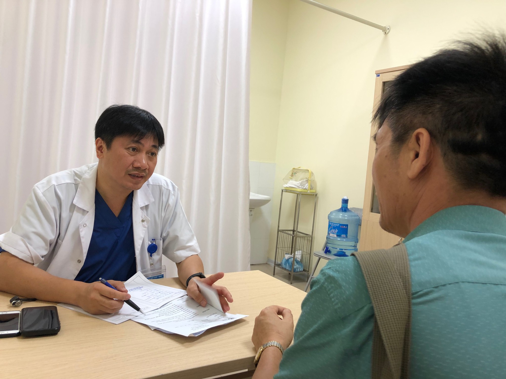 Ho khan kéo dài chữa mãi không khỏi hoá ra bị trào ngược dạ dày - thực quản