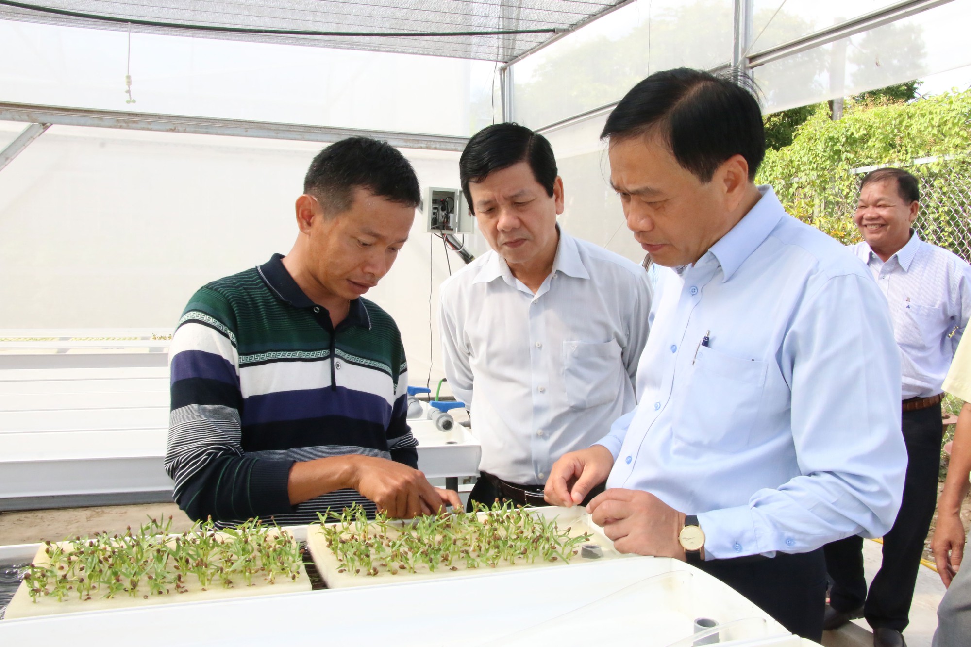 Chính quyền đồng hành với doanh nghiệp