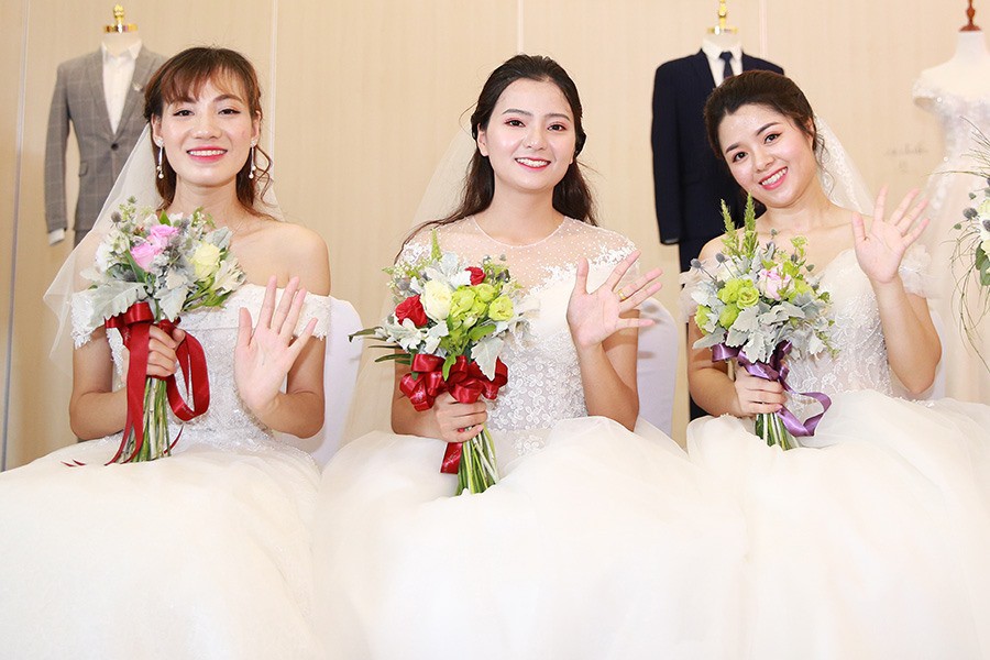 Ấn tượng lễ cưới tập thể của công nhân - Ảnh 1.