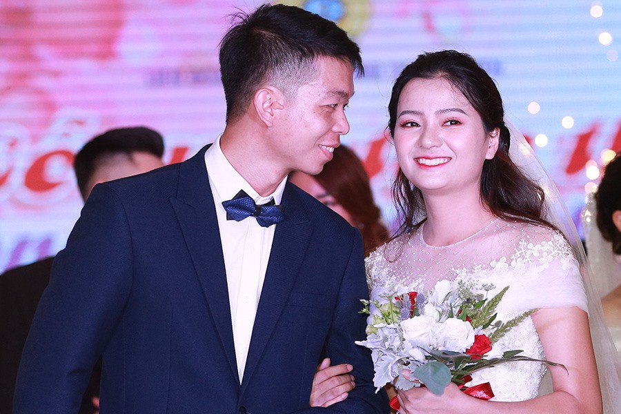 Ấn tượng lễ cưới tập thể của công nhân - Ảnh 3.