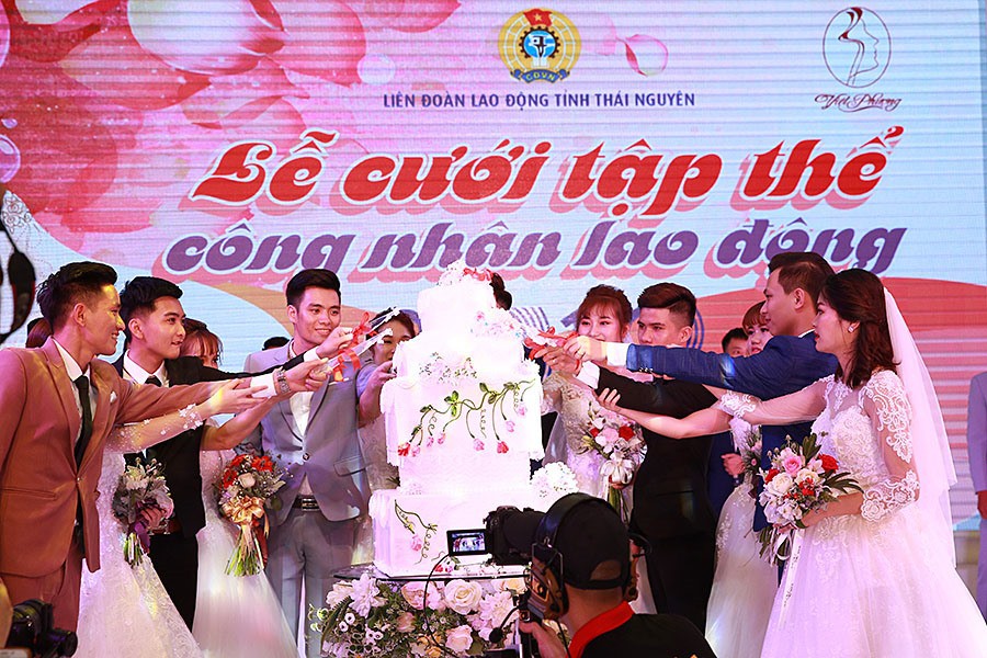 Ấn tượng lễ cưới tập thể của công nhân - Ảnh 4.