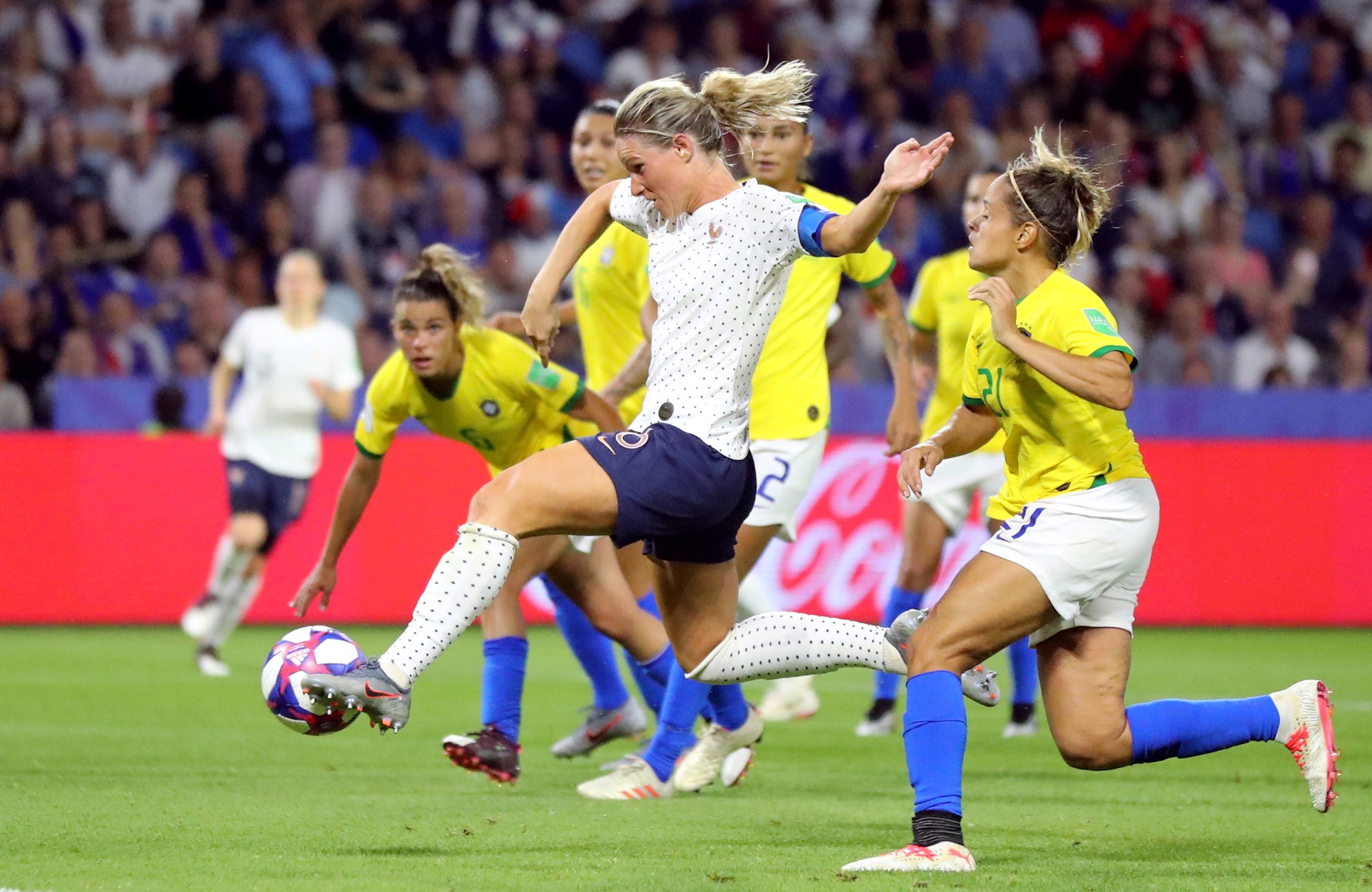 Clip: Henry lại gieo sầu cho Brazil tại World Cup - Ảnh 1.