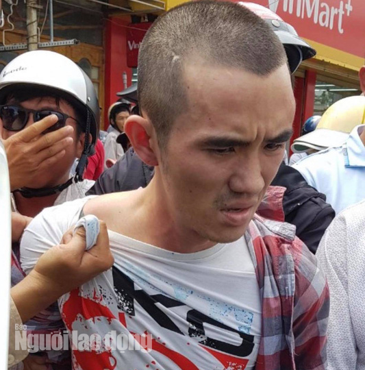 Nghi phạm buôn bán ma tuý lái ôtô tông và kéo lê xe máy của trinh sát