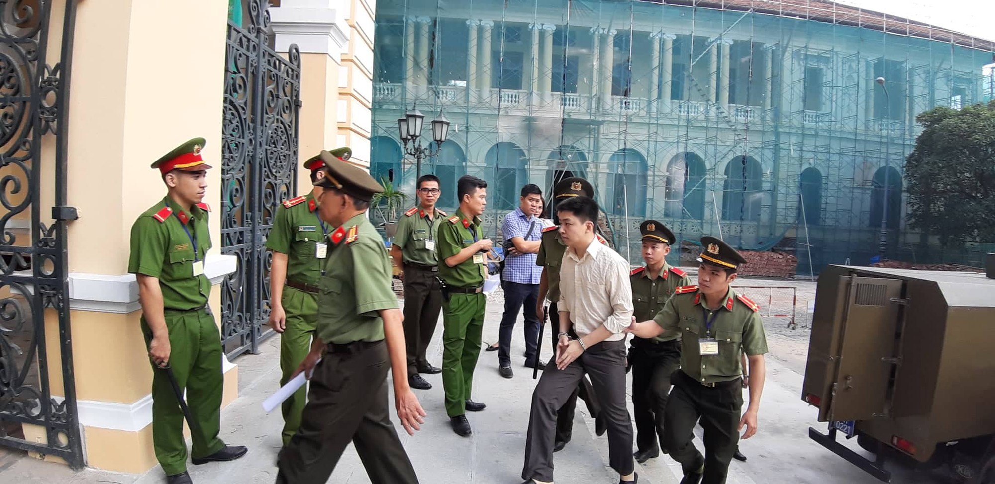 Nh&oacute;m người &acirc;m mưu lật đổ ch&iacute;nh quyền bị phạt hơn 30 năm t&ugrave; - Ảnh 2.