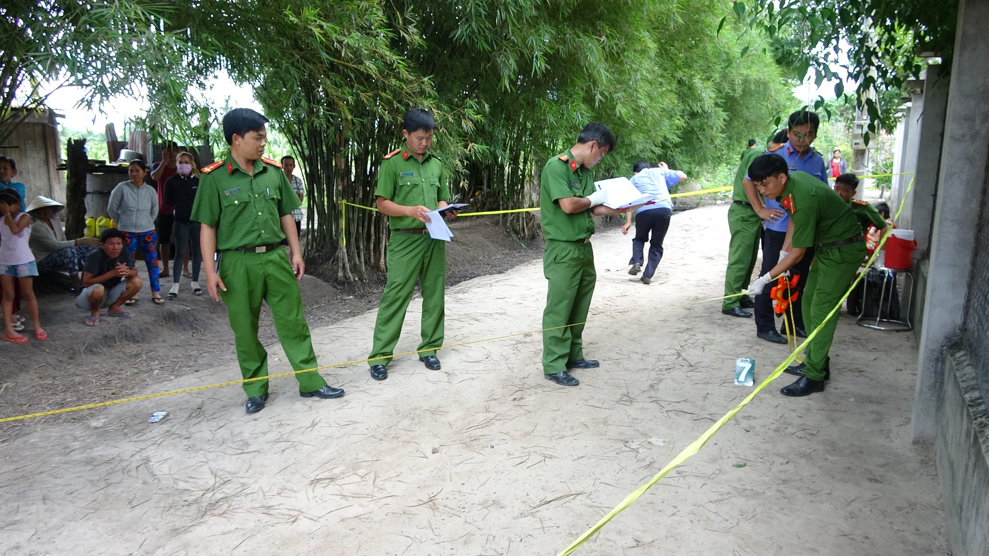 Tây Ninh: Mẹ chết, vợ chồng người con bị đâm nhiều nhát