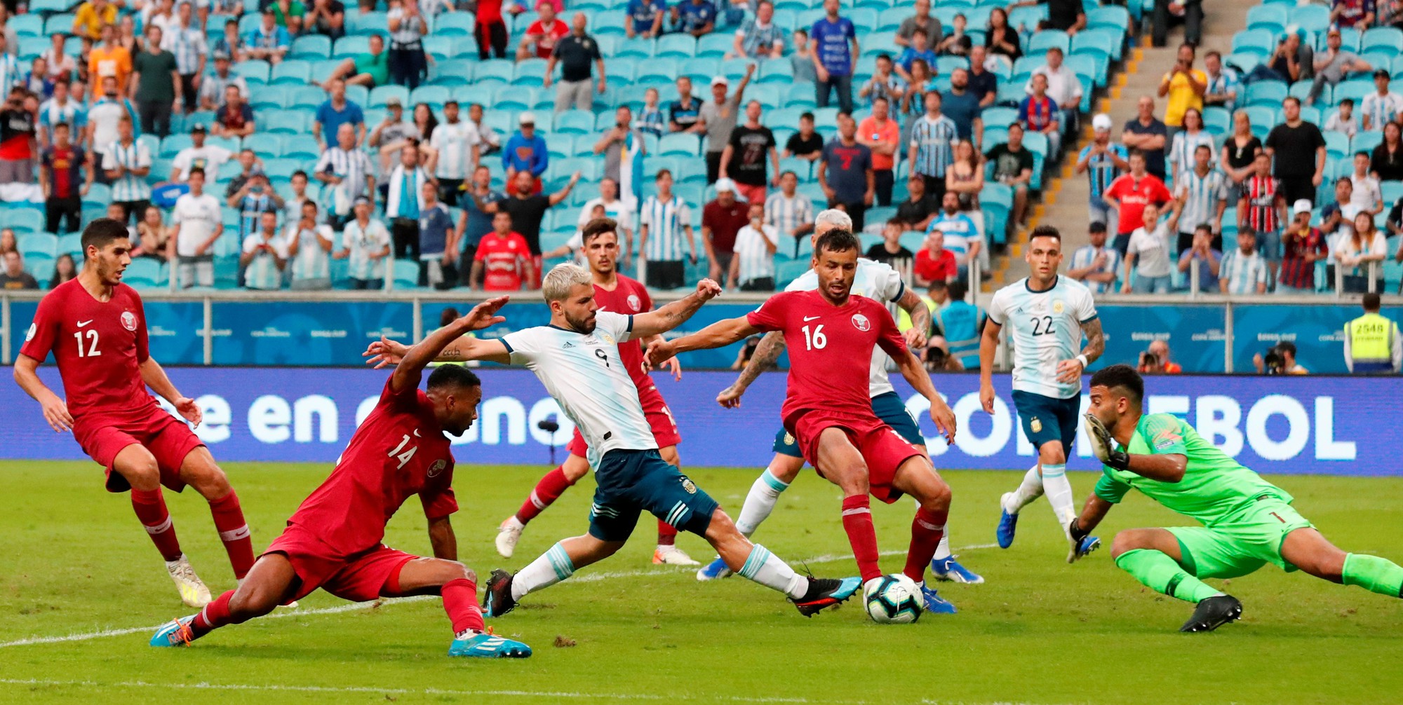 Loại nhà vô địch châu Á, Argentina giành vé tứ kết Copa America - Ảnh 2.
