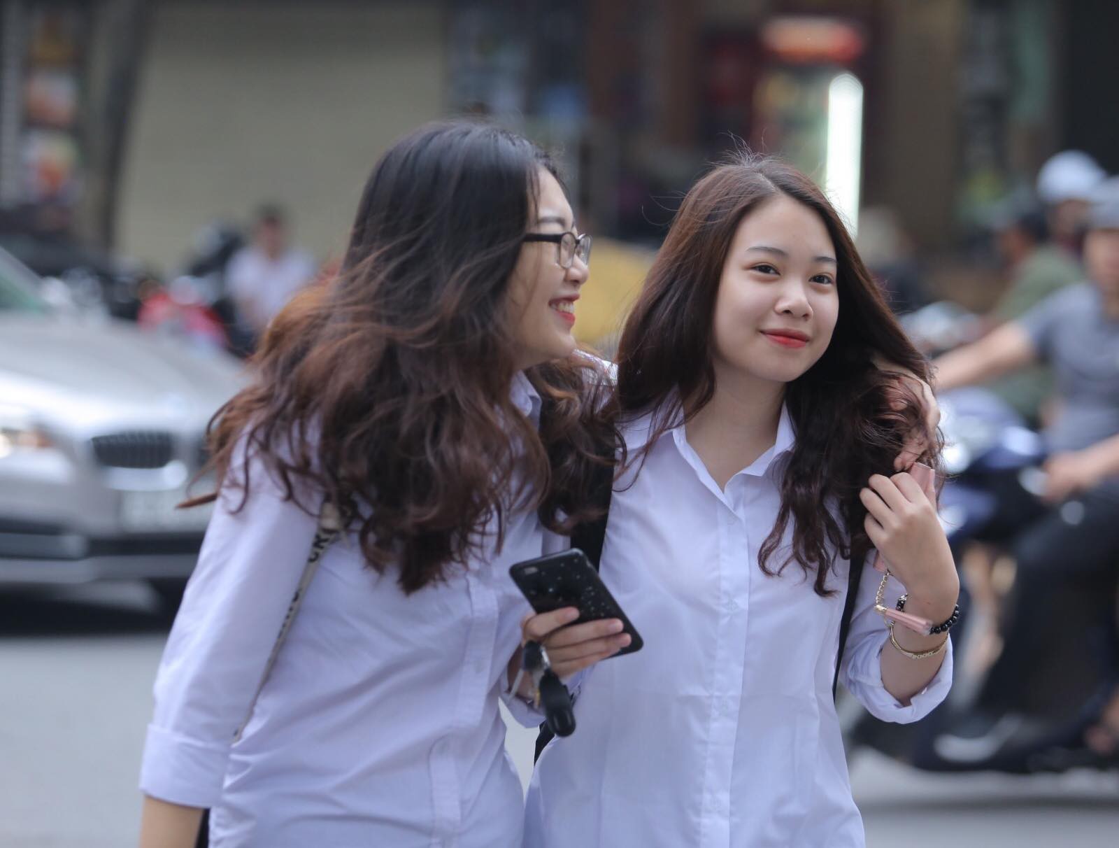 Thi THPT quốc gia 2019: Th&iacute; sinh v&agrave;o thi m&ocirc;n đầu ti&ecirc;n, hi vọng tr&uacute;ng tủ - Ảnh 3.