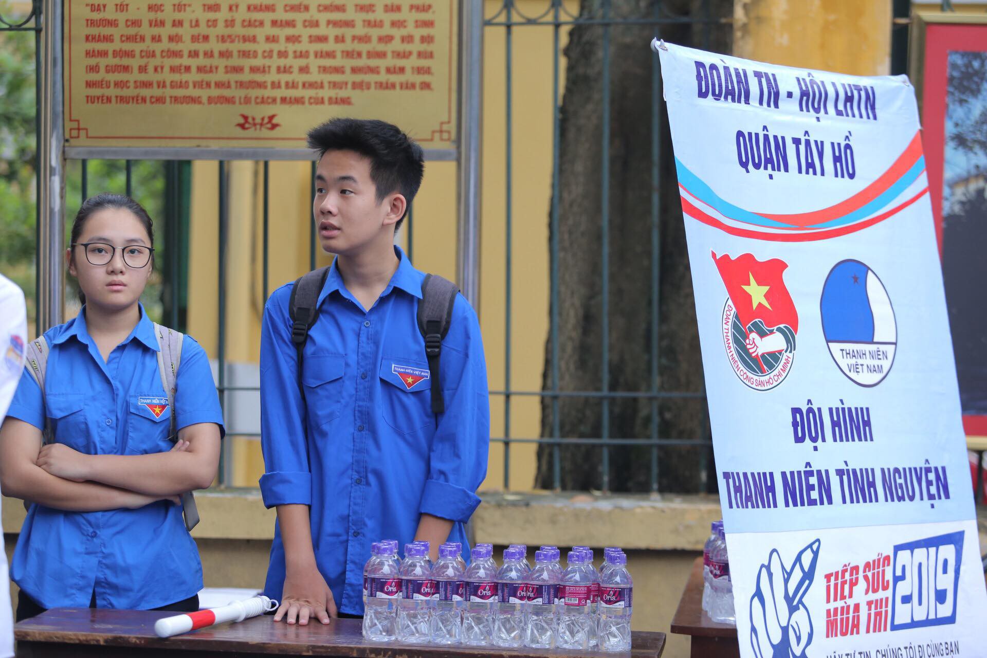 Thi THPT quốc gia 2019: Th&iacute; sinh v&agrave;o thi m&ocirc;n đầu ti&ecirc;n, hi vọng tr&uacute;ng tủ - Ảnh 4.