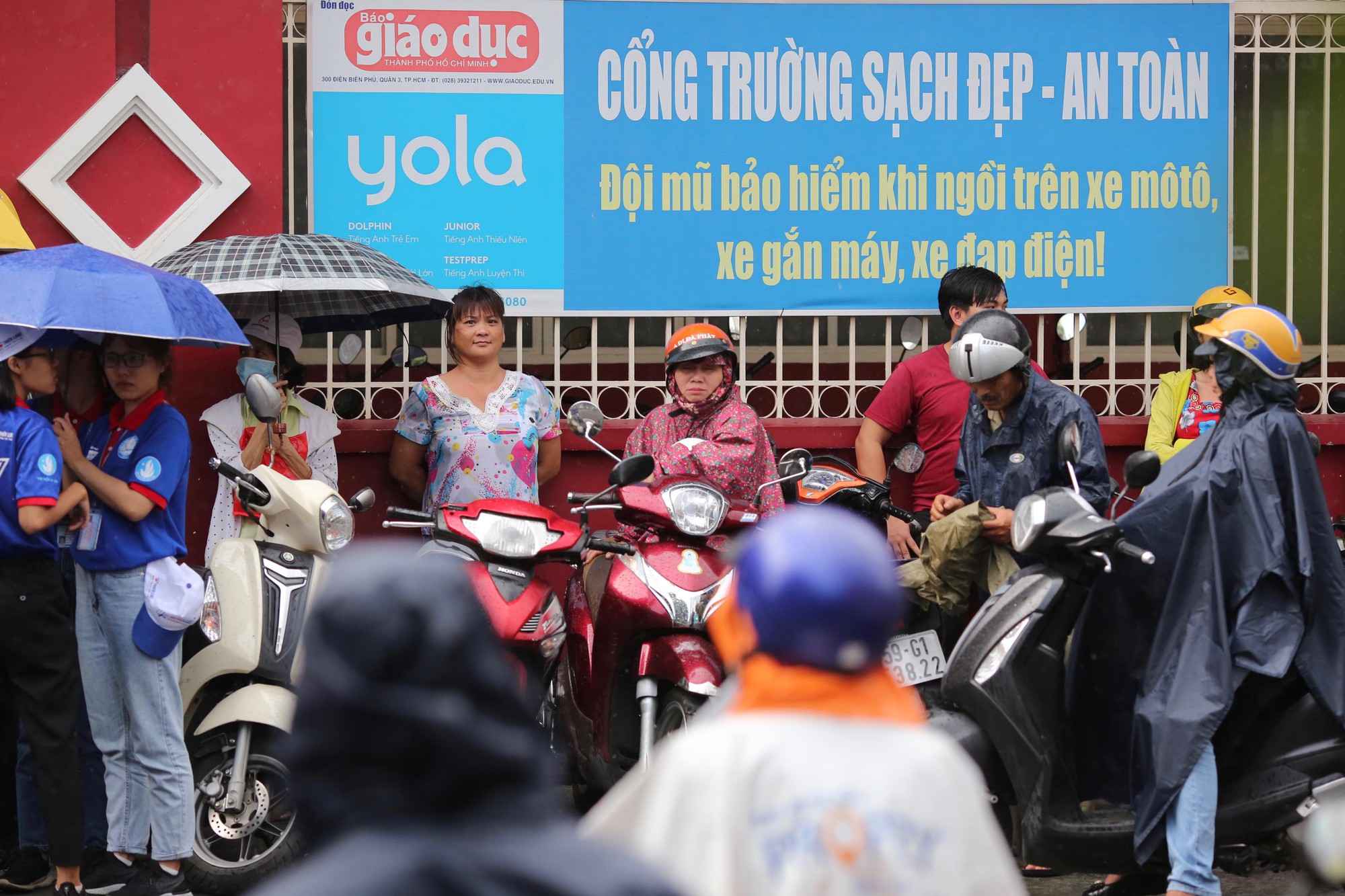 Thi THPT quốc gia 2019: Thí sinh thở phào về đề thi toán - Ảnh 9.