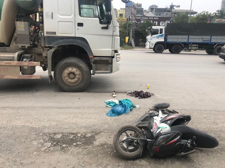 Đi thi THPT môn ngữ văn về, nam sinh lớp 12 bị xe bồn tông gãy chân