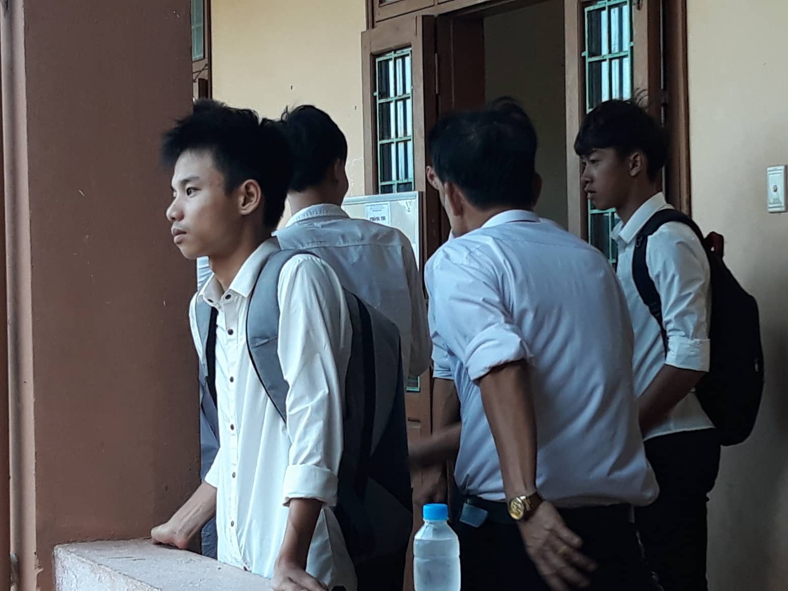 Nam sinh nén nỗi đau mất cha tham dự kỳ thi THPT quốc gia 2019