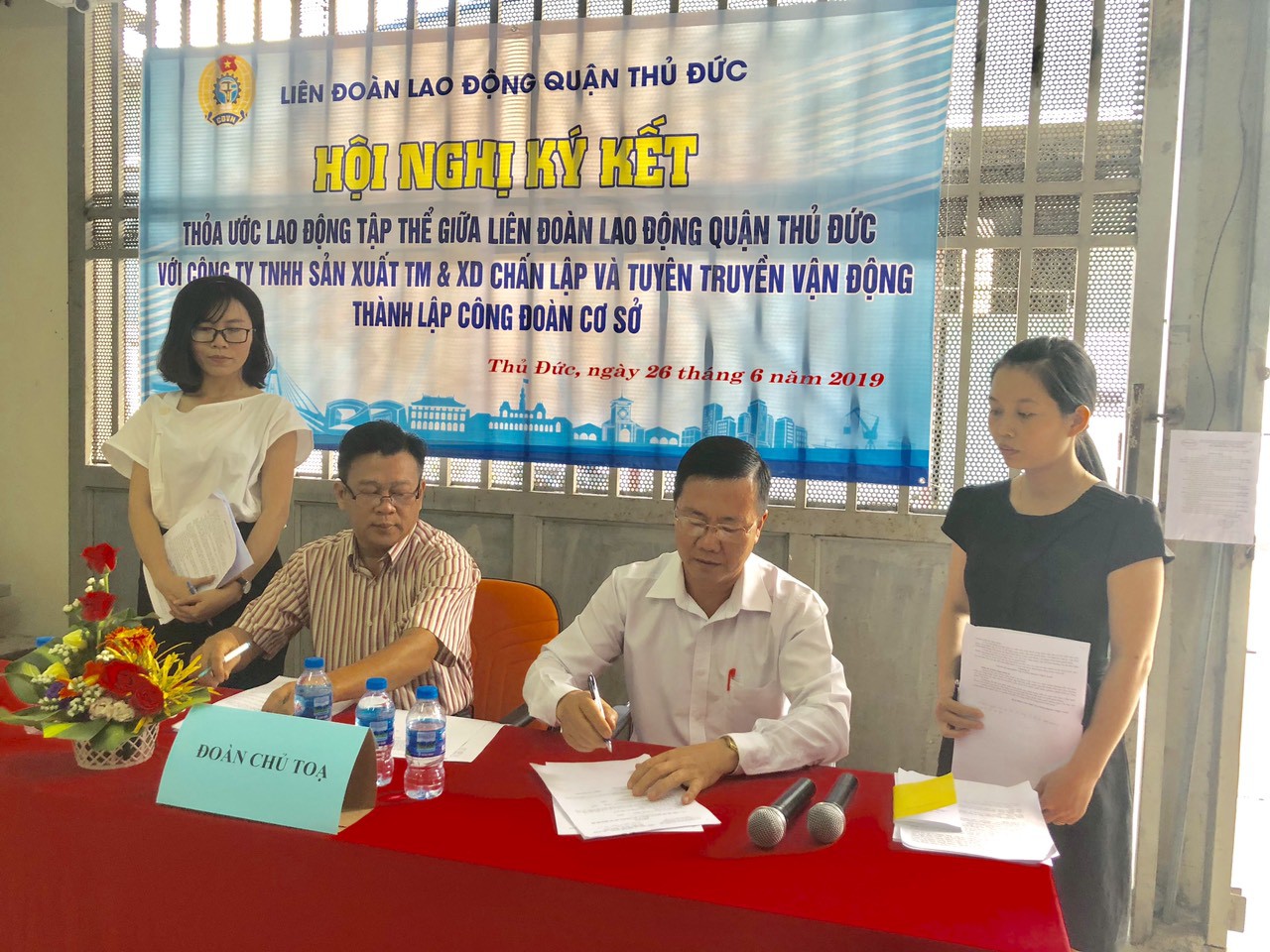 Lấy &yacute; kiến c&ocirc;ng nh&acirc;n khi k&yacute; kết thỏa ước lao động tập thể - Ảnh 1.