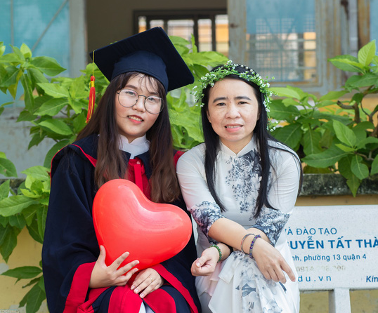 Thí sinh nghèo ở TP HCM vượt khó đi thi để chạm ước mơ