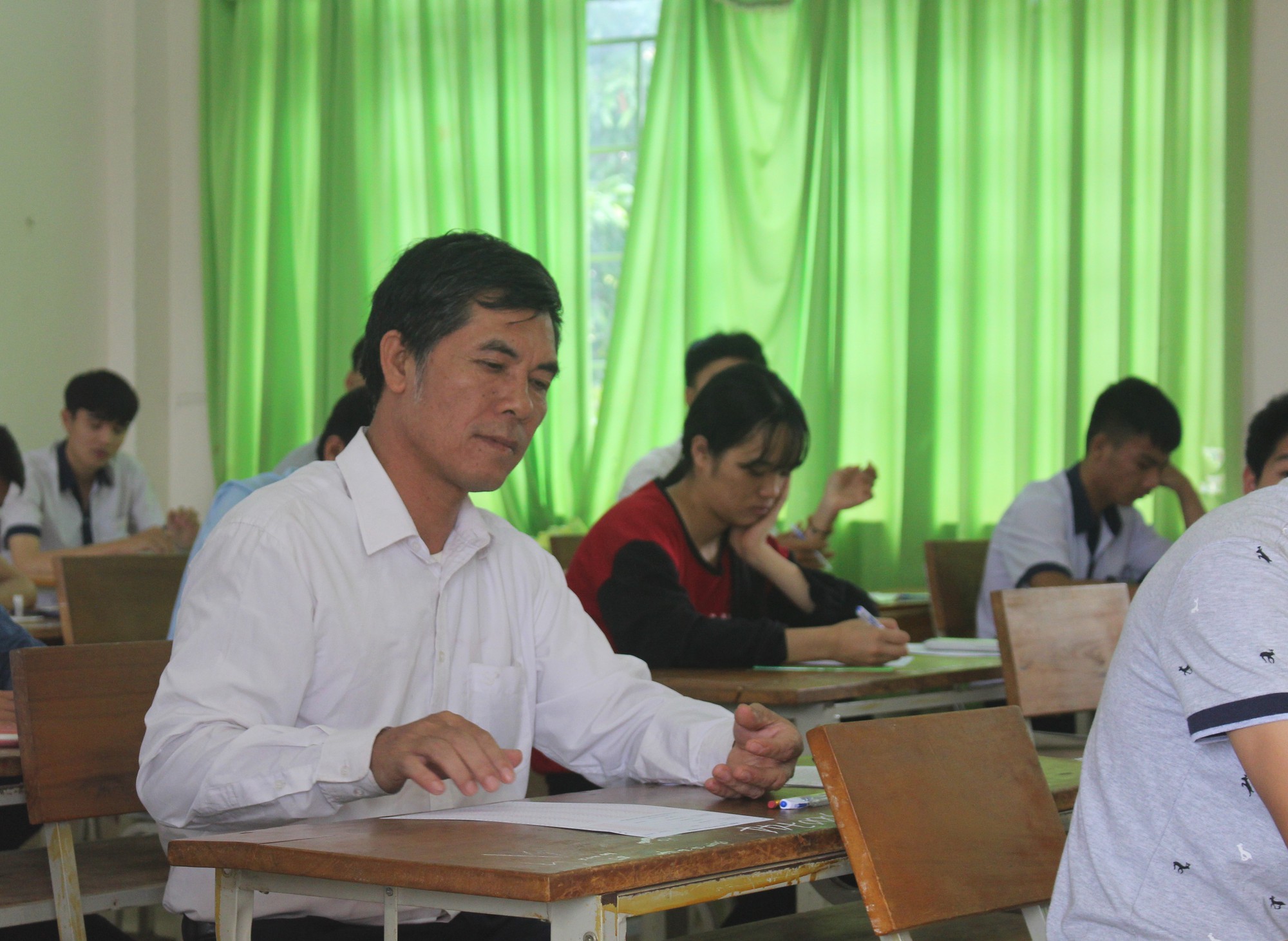 Những thí sinh U60 kể chuyện học thi