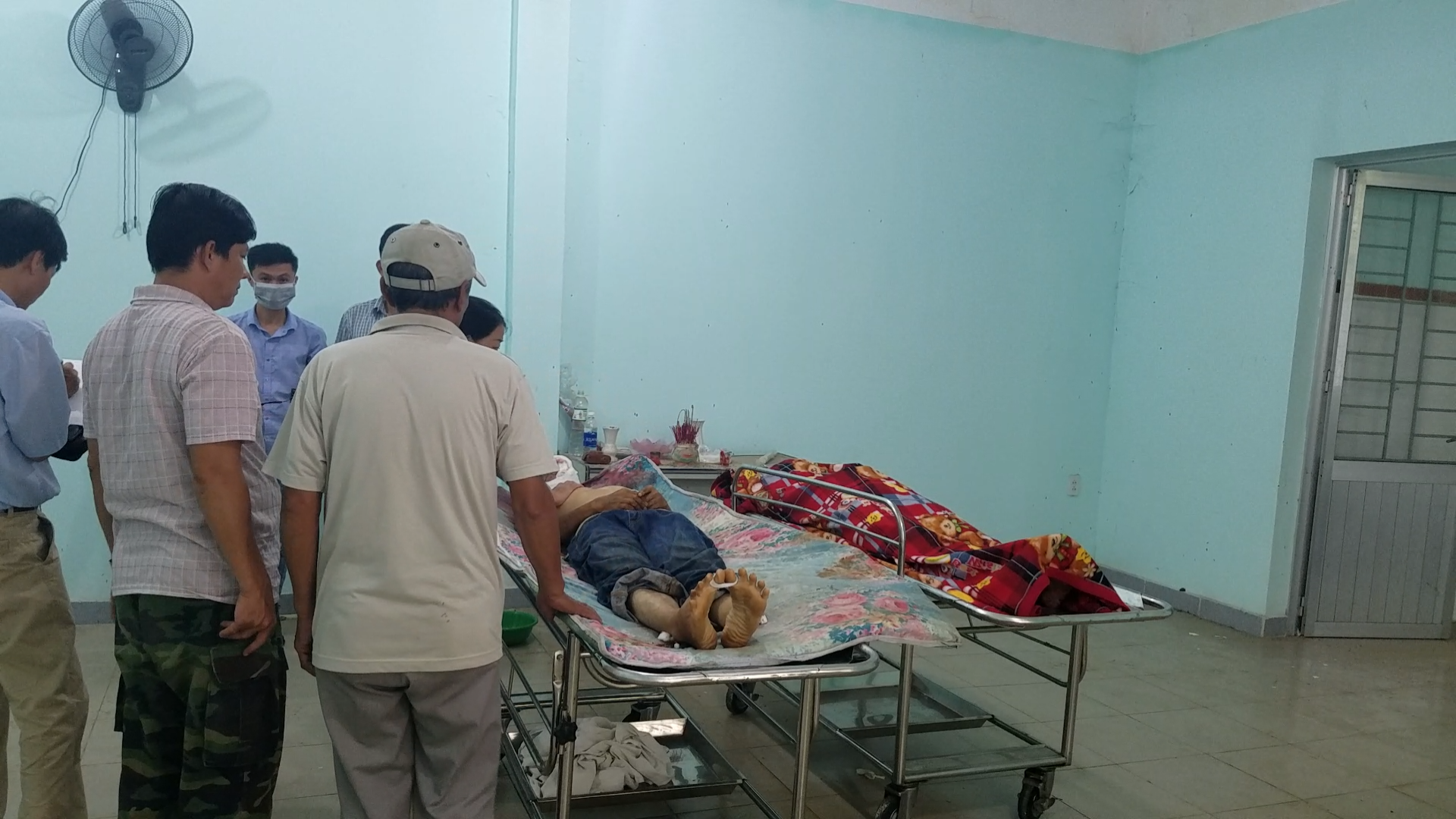 Kinh hoàng 2 người văng lên và tử vong sau vụ nổ bánh xe ở Đồng Nai