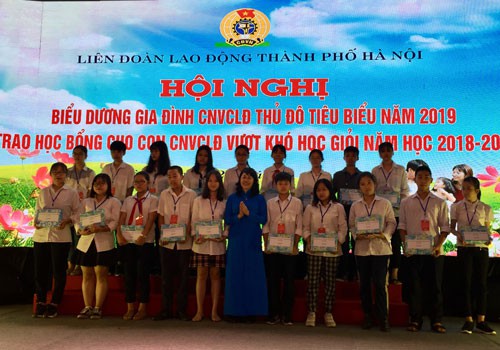 HÀ NỘI: Xây dựng gia đình CNVC-LĐ no ấm, tiến bộ, hạnh phúc