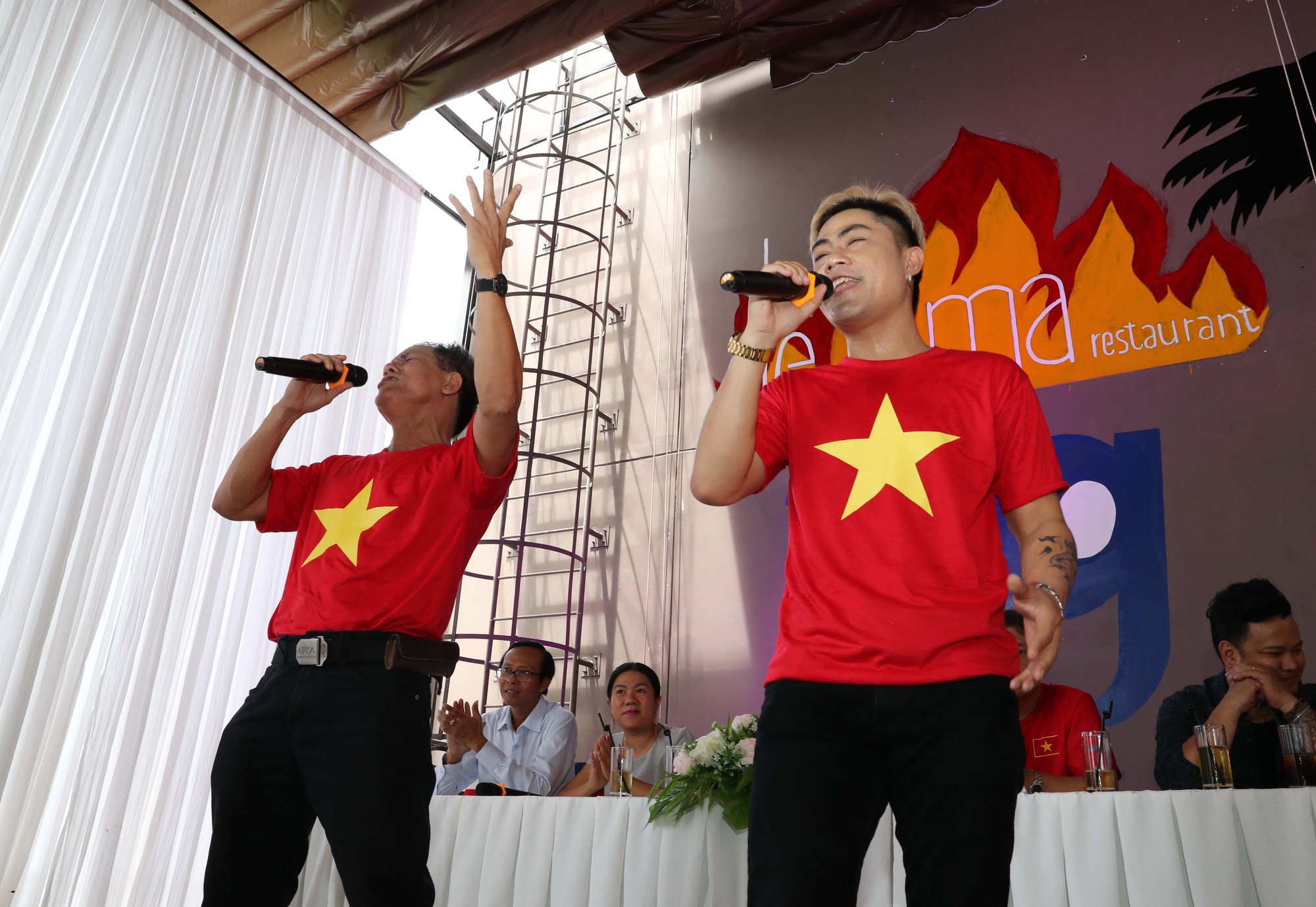 Livestream lần 4 Hát vì đội tuyển: Hào khí lên cao cùng những lời hát cổ vũ - Ảnh 7.