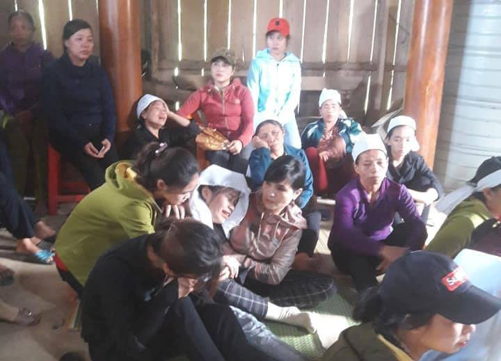 Đau lòng bố đi bắt cá tử vong, con gái bỏ thi THPT quốc gia chịu tang