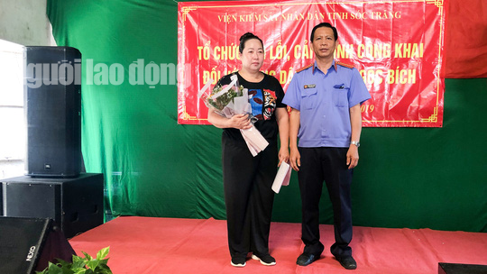 Nữ ho&agrave;ng lục b&igrave;nh miền T&acirc;y bị kiến nghị xử l&yacute; sau 1 th&aacute;ng được xin lỗi - Ảnh 2.