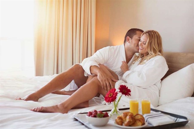 Tại sao chuyện ấy trong kh&aacute;ch sạn th&uacute; vị hơn ở nh&agrave;? - Ảnh 2.