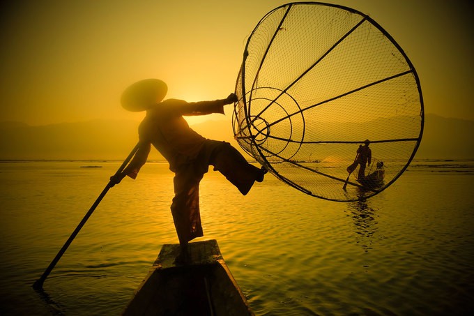 Những ng&ocirc;i l&agrave;ng nổi tr&ecirc;n mặt nước ở Myanmar - Ảnh 3.