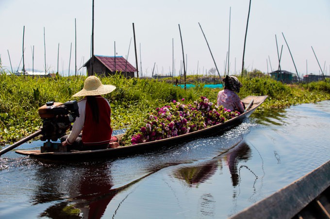Những ngôi làng nổi trên mặt nước ở Myanmar