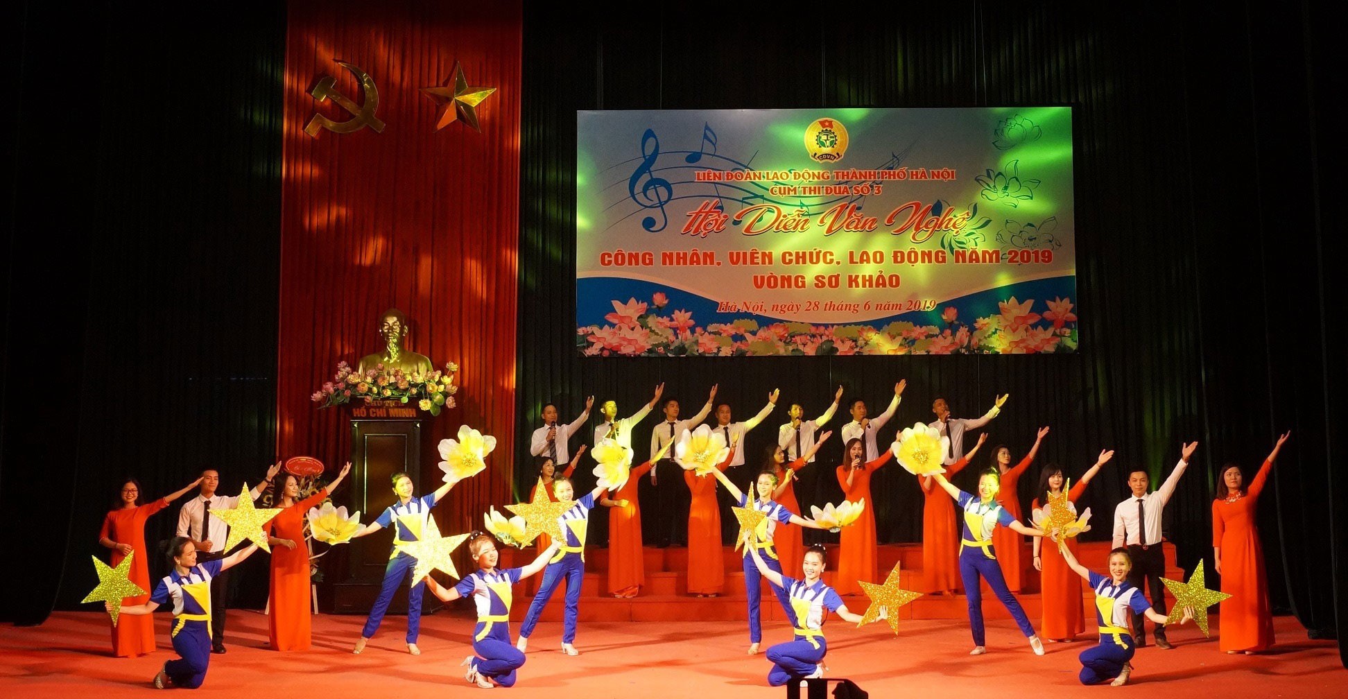 Hà Nội: Tưng bừng Hội diễn văn nghệ CNVC-LĐ