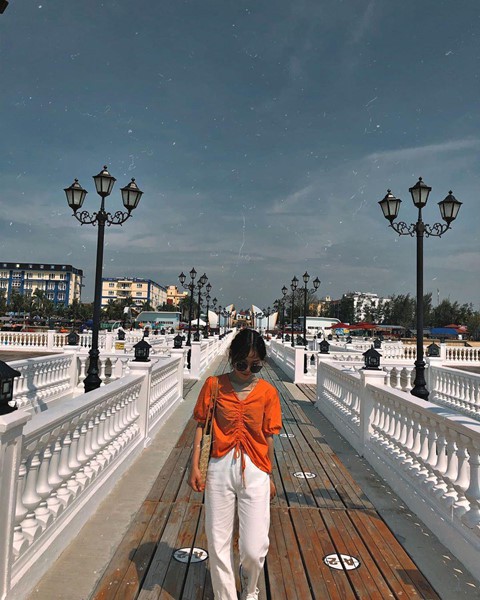 Check-in liền tay cầu cảng Hải Tiến đẹp tựa trời Tây ở Thanh Hoá - Ảnh 4.