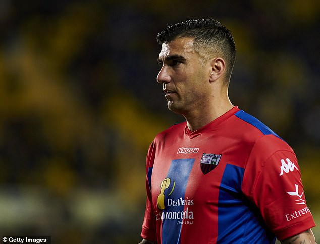 Cựu sao Real Madrid l&ecirc;n &aacute;n Antonio Reyes chạy xe sai luật - Ảnh 1.