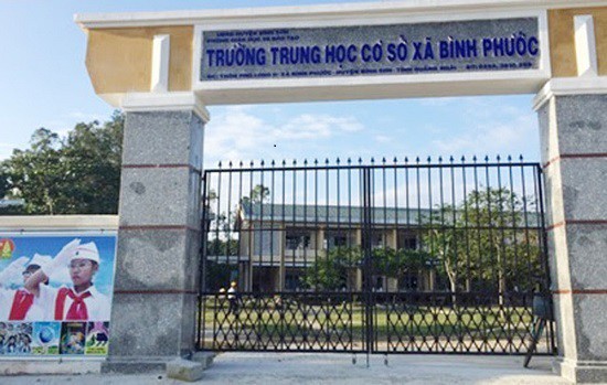 Thầy giáo dọa dùng lựu đạn "xử" hiệu trưởng
