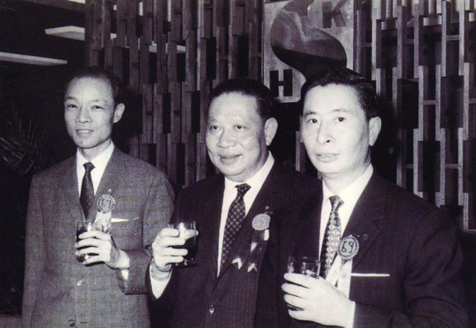 &Ocirc;ng tr&ugrave;m nh&agrave; đất trở th&agrave;nh người gi&agrave;u nhất Hong Kong v&agrave;o ng&agrave;y nghỉ hưu - Ảnh 3.