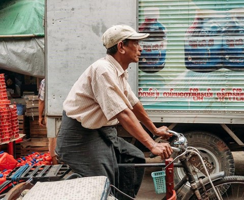 Tiếng v&oacute; ngựa len lỏi giữa những khu đền ở Myanmar - Ảnh 11.