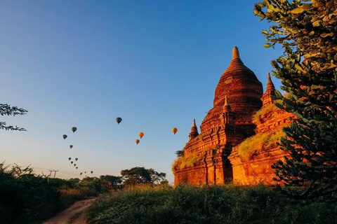 Tiếng v&oacute; ngựa len lỏi giữa những khu đền ở Myanmar - Ảnh 3.