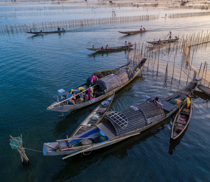 Đón bình minh cùng ngư dân trên Đầm Chuồn ở Huế