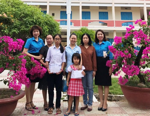 CÔNG ĐOÀN GIÁO DỤC KHÁNH HÒA: Động viên con cán bộ, giáo viên và đoàn viên khó khăn