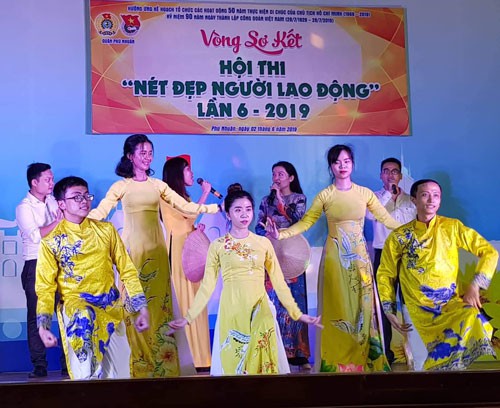 Tôn vinh nét đẹp người lao động