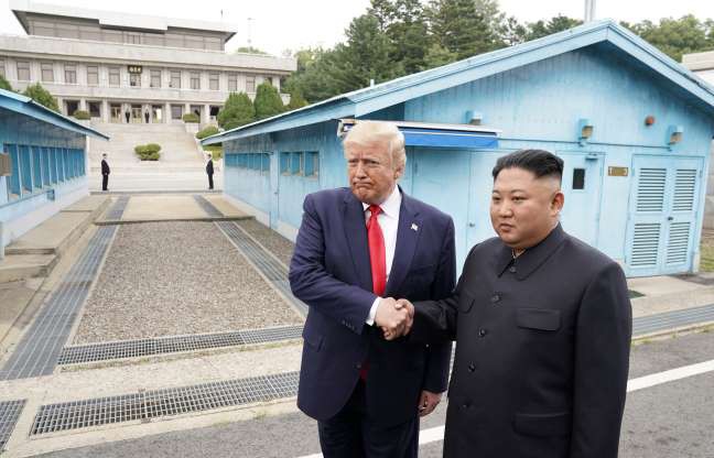 Toàn cảnh chuyến thăm của ông Trump tới DMZ - Ảnh 2.