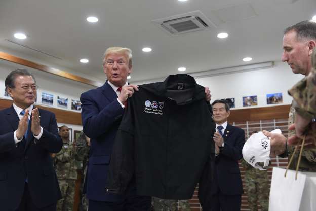 Toàn cảnh chuyến thăm của ông Trump tới DMZ - Ảnh 11.