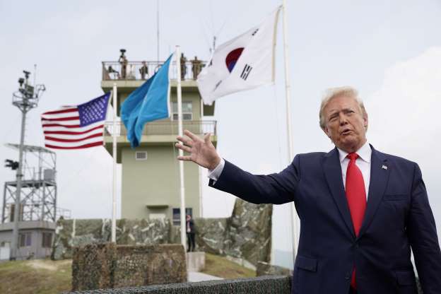 Toàn cảnh chuyến thăm của ông Trump tới DMZ - Ảnh 13.