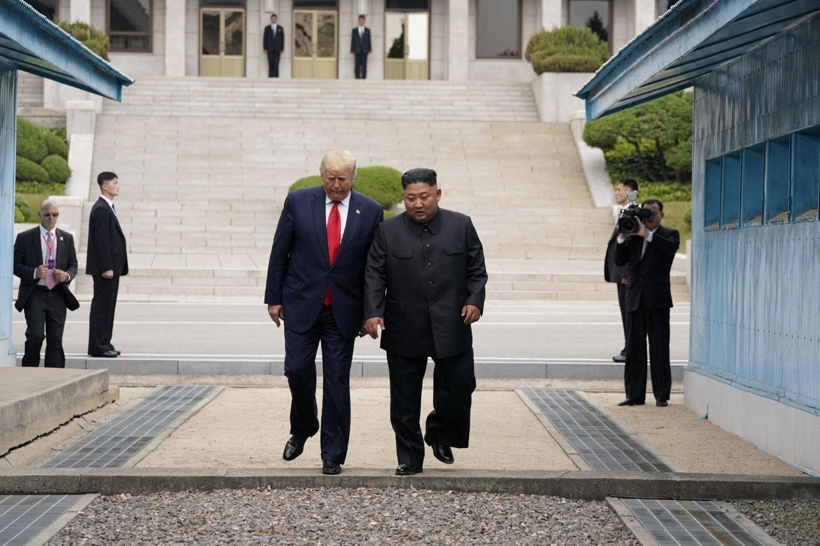 Toàn cảnh chuyến thăm của ông Trump tới DMZ - Ảnh 4.