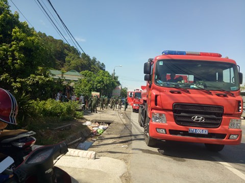 Ch&aacute;y rừng kinh ho&agrave;ng ở H&agrave; Tĩnh: Lập chốt chặn tr&ecirc;n QL 1A cũ, sơ t&aacute;n d&acirc;n - Ảnh 13.