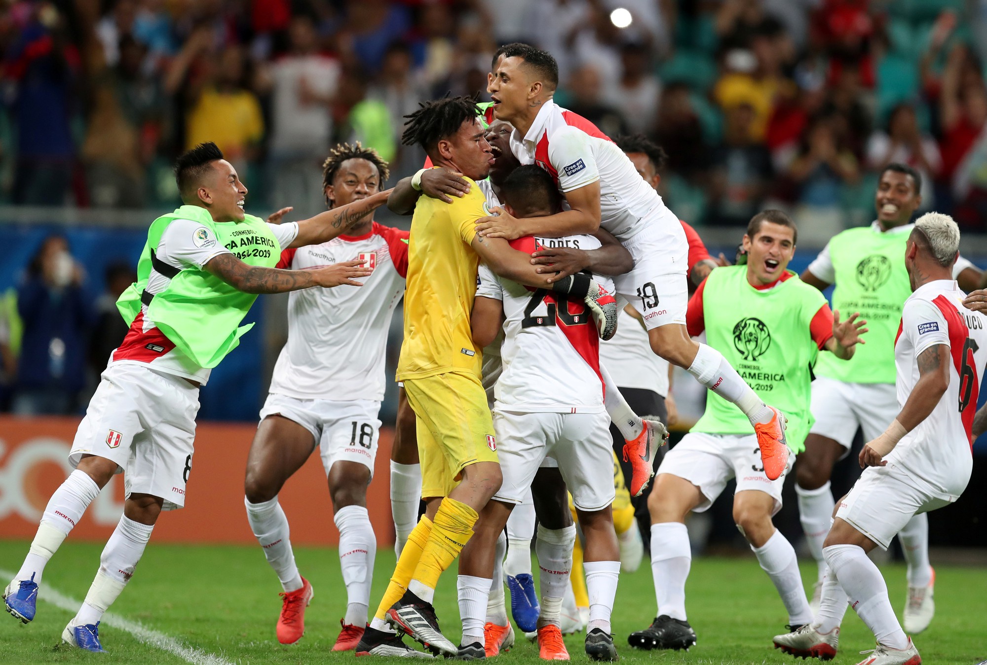 Kh&ocirc;ng s&uacute;t c&uacute; n&agrave;o vẫn v&agrave;o b&aacute;n kết, Peru g&acirc;y n&aacute;o loạn Copa America - Ảnh 7.